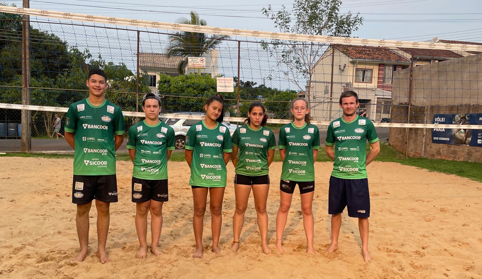 Equipes  de vôlei de praia de Dois Vizinhos foram convocadas para Jogos Escolares Brasileiro 12 a 14 anos  que acontecera no Rio de Janeiro