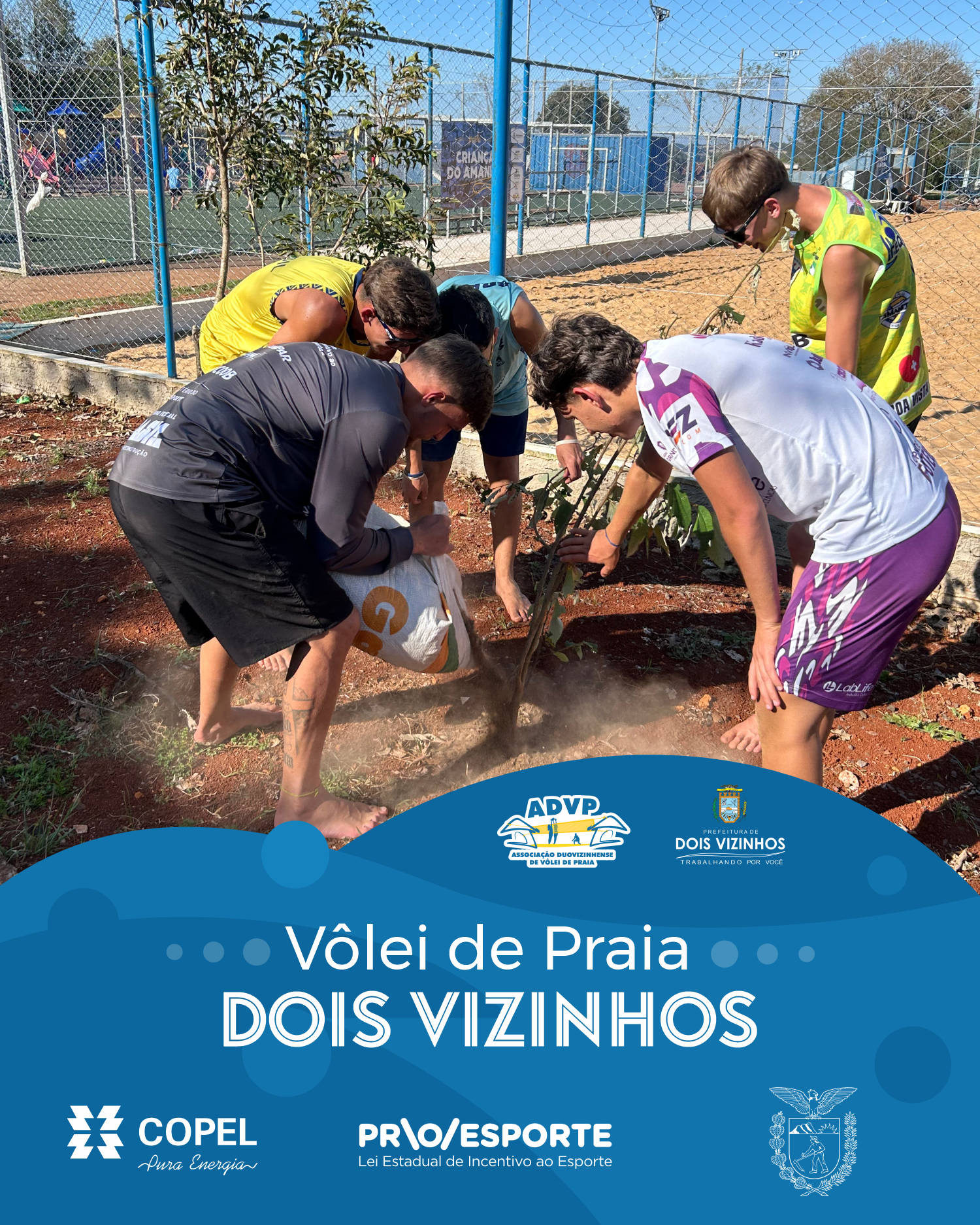 Atletas da ADVP realização atividade ambiental de adubação em ação do Projeto da Proesporte